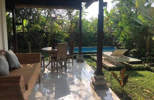 Ubud Villa | A Lush Tropical Villa in Ubud Rice Fields