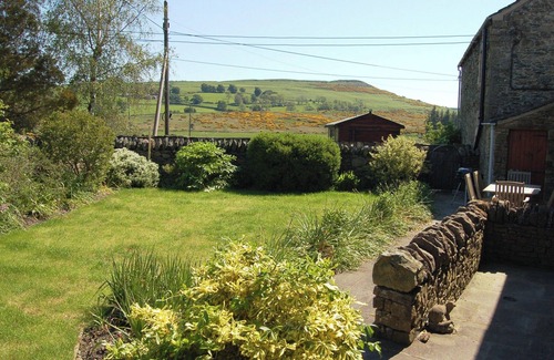 Penrith Cottage | A luxury barn conversion, with superb quality kitchen and extra shower room.