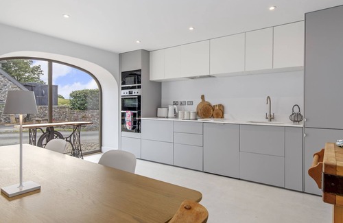 Carmarthen Cottage | A luxurious barn converted to high standard