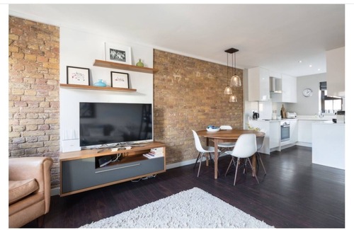 Cathedrals Apartment | A Luxurious Designer Apartment in the most historic part of central London.