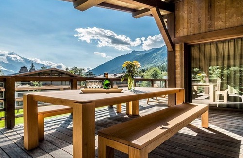 Les Tines Ski Chalet | A LUXURIOUS CHAMONIX CHALET WITH AN EASY ACCESS TO SKI AND TRANSPORT