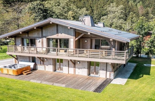 Les Tines Ski Chalet | A LUXURIOUS CHAMONIX CHALET WITH AN EASY ACCESS TO SKI AND TRANSPORT