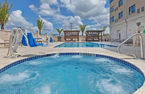 Humble House | A Luxurious & Relaxing Getaway! W/ Pool, Hot Tub