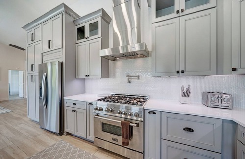 Chandler House | A Luxurious Waterfront Home awaits you!