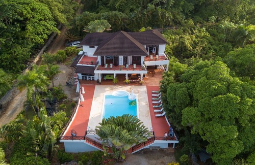 Las Galeras Villa | A Luxury beachfront villa with semi-private sandy beach near famous Rincon Beach