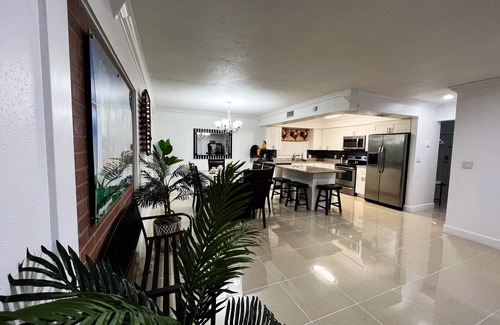 Pinecrest West Park House | A luxury home centrally located in Tampa Bay