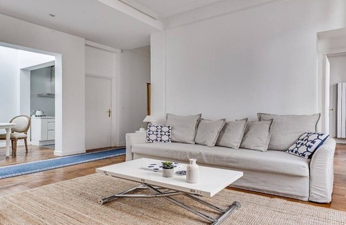 Chaussee-d'Antin Apartment | A LUXURY WALK BETWEEN THE OPERA & LA MADELEINE - TRULY FRENCH!