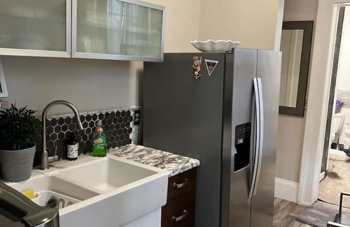 Mansion Area House | /A luxuryhome Near NYSCapital sleeps 10+W/D Grill