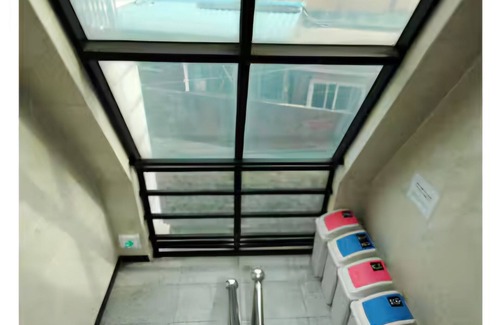 Noryangjin House | A male-only room with one bed, a shared bathroom,kitchen value for money