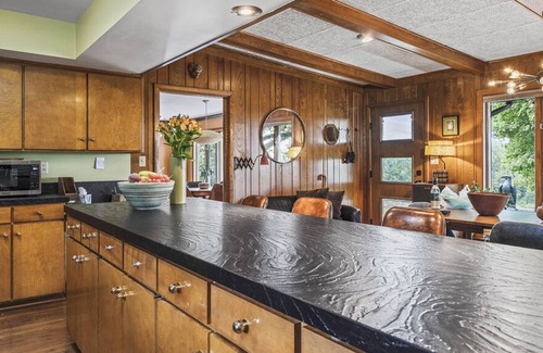 Rockford House | A Mid-century Modern lover's dream!