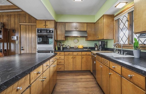 Rockford House | A Mid-century Modern lover's dream!