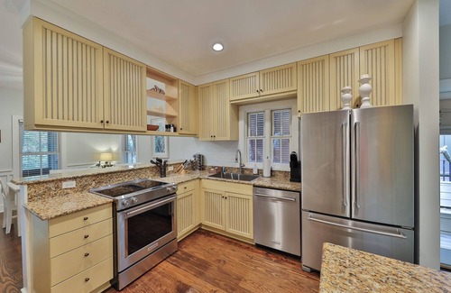 Seacrest House | A minute to community pool & beach access. Bikes & beach gear in shed!