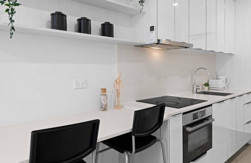 Bondi Beach Apartment | A Modern Beach Studio, 5min walk to Bondi Beach