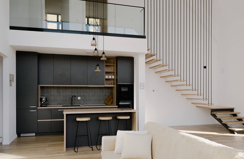 Bran Ski Chalet | A modern chalet located on a hill with an extraordinary view