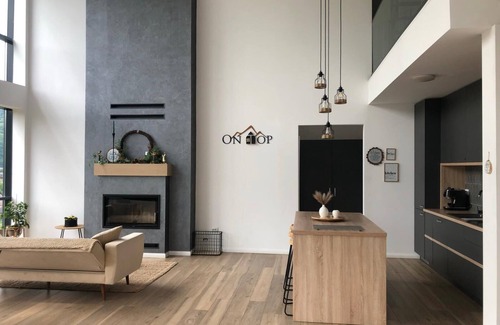 Bran Ski Chalet | A modern chalet located on a hill with an extraordinary view