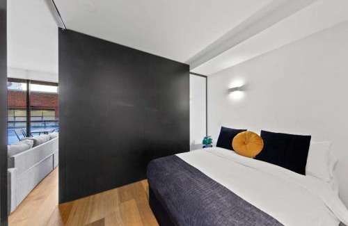Carlton South Apartment | A Modern & Spacious 2BR Apt Near Melbourne Uni