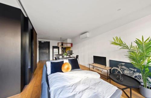Carlton South Apartment | A Modern & Spacious 2BR Apt Near Melbourne Uni