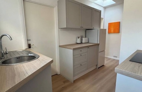 Streatham Apartment | A modern spacious 3-bedroom apartment with garden
