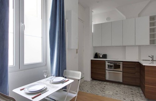 Pigalle Apartment | A Modern Studio in Montmartre