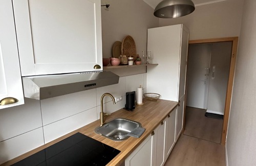 Katernberg Apartment | A moment away from the World Heritage Site! GE1L