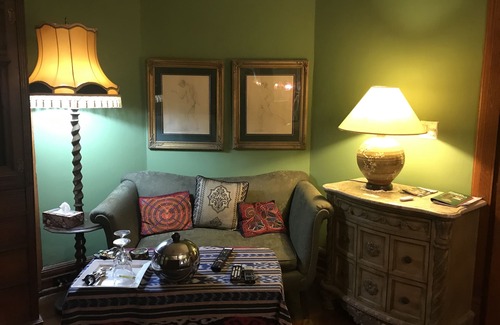 Niagara Falls Bed & Breakfast | A Moment in Time Bed & Breakfast