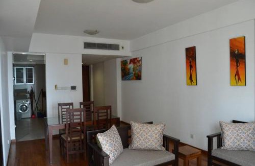 Kollupitiya Apartment | A Monarch Serviced Aircon 2bed 2bath living & Kitchen near new Serviced Apartment Col 3