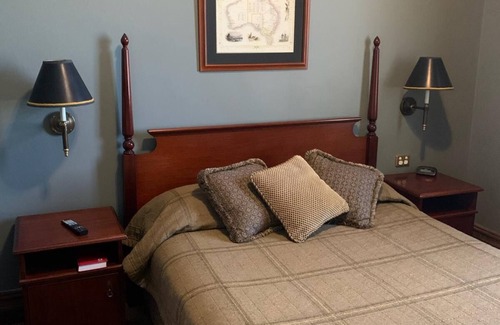 Guyra Hotel | A Must-visit Destination That's Truly Worth A Stop : Historic Royal Hotel Guyra