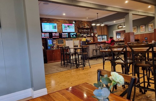 Guyra Hotel | A Must-visit Destination That's Truly Worth A Stop : Historic Royal Hotel Guyra