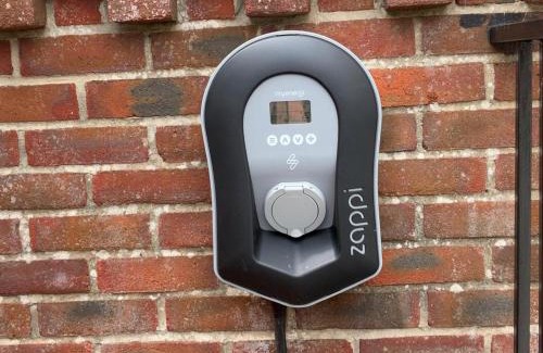 Southsea Apartment | A-N-G Apartments - Parking EV 22kW by the Beach, Canoe Lake & South Parade Pier