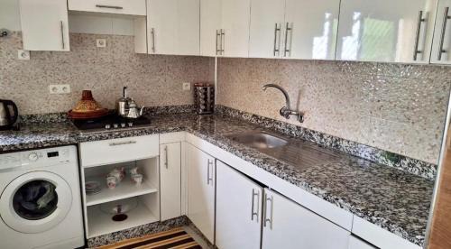 Oulad Khallouf Apartment | A new, lively apartment
