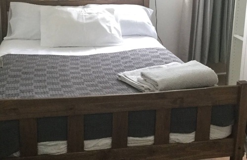 Larkhall Apartment | A nice, modern, comfortable 1 bedroom flat in Stockwell central London