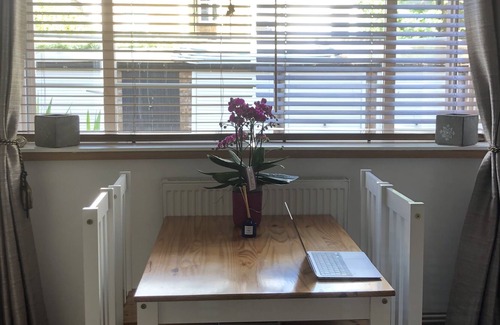 Larkhall Apartment | A nice, modern, comfortable 1 bedroom flat in Stockwell central London