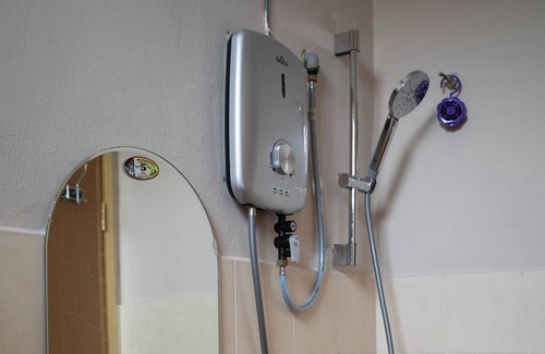 Seri Kembangan House | A nice stay for a family-sized home.