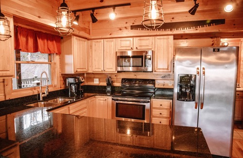 Sevierville House | "A Night in the Wild": Cabin w/Views+Games+Theater+Spa