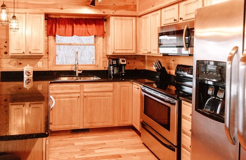 Sevierville House | "A Night in the Wild": Cabin w/Views+Games+Theater+Spa