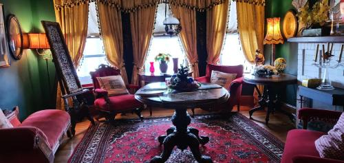 Niagara Falls Bed & Breakfast | A Night to Remember B & B