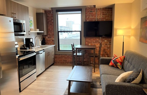 Riverside Apartment | A Notable 1 Bed Travel Apartment Close to Many Spokane Attractions