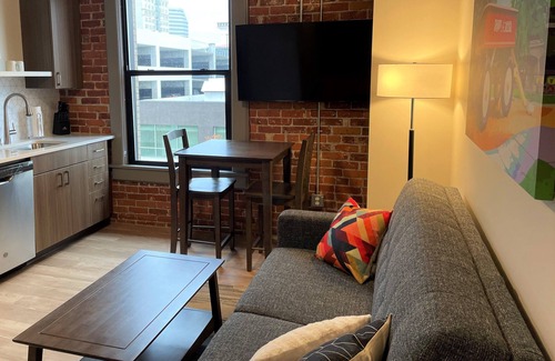 Riverside Apartment | A Notable 1 Bed Travel Apartment Close to Many Spokane Attractions