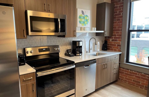 Riverside Apartment | A Notable 1 Bed Travel Apartment Close to Many Spokane Attractions