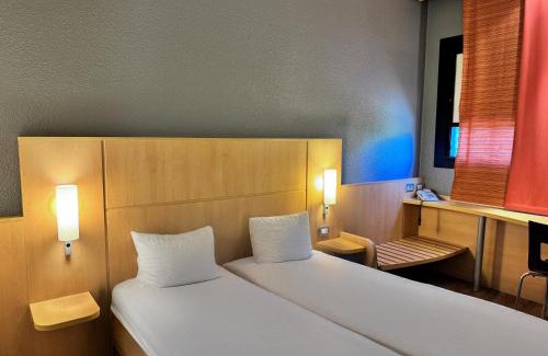 Zona Ca' Granda Hotel | a&o Hostel Milano Ca Granda