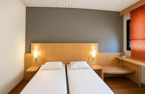 Zona Ca' Granda Hotel | a&o Hostel Milano Ca Granda