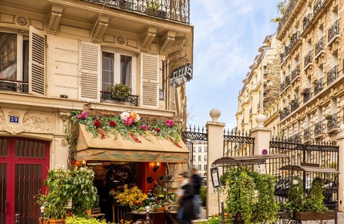 Pigalle Apartment | A Pastoral Scene in Pigalle, by Veeve