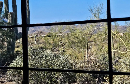Tucson House | A peaceful property nestled at the base of the beautiful Tucson Mountains