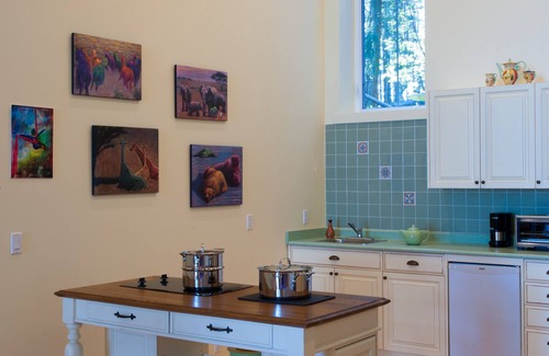 Salt Spring Island House | A Peaceful Retreat in a Magical Spot Overlooking the sea