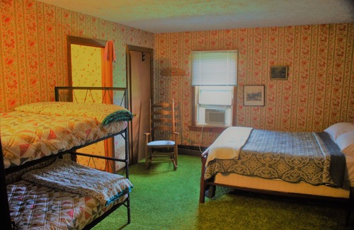 Erie County Cabin | A perfect Family Reunion or group Retreat