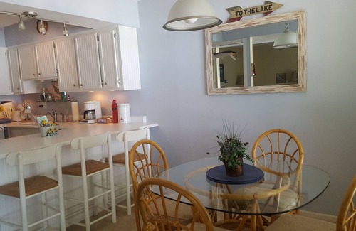 Anderson Villa | A Perfect Lake Front Condominium