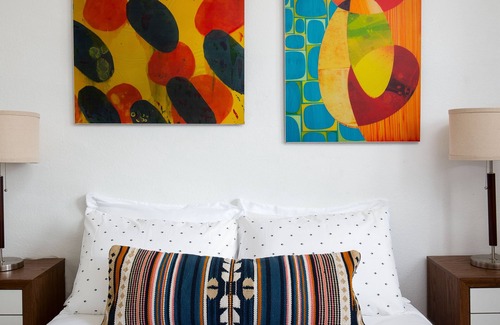Westlake Apartment | A Perfect Space For Two! Near DTLA