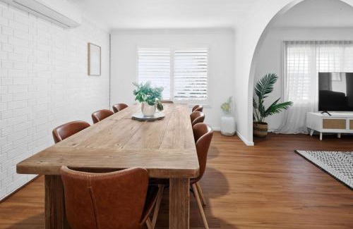 Scotts Head House | A Perfect Stay - Beach Base