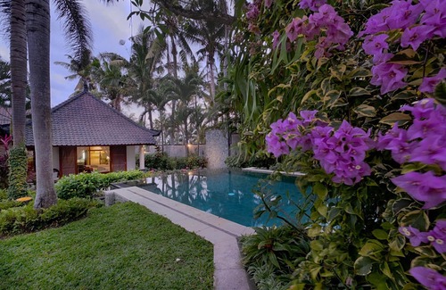 Saba Villa | A Piece of Coastal Paradise! 4 BR Villa Lush Garden View