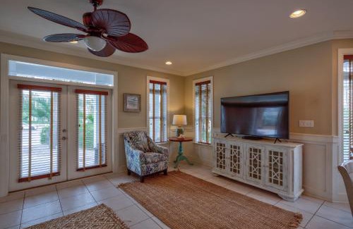 Santa Rosa Beach House | A Piece of Heaven by AvantStay Private Pool Sleeps 14 Pet-friendly